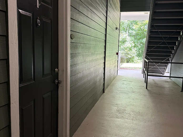 500 Vista Lake Dr #4 — Photo 2