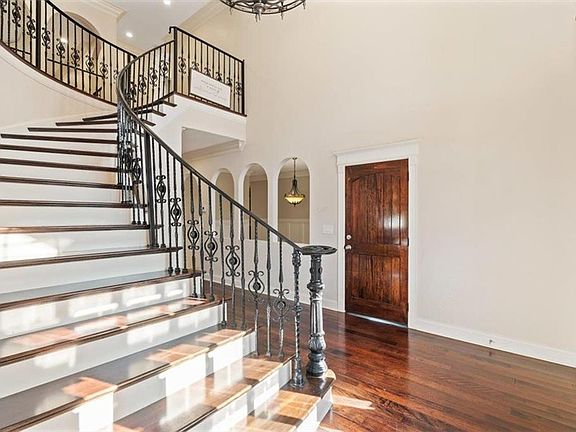 5th image of 142 Nelson Blvd NW