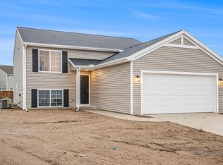 282 N Tannenbaum Trl, Cedar Springs, MI 49319