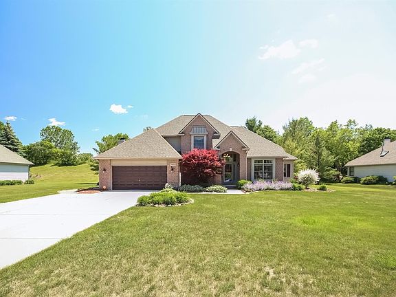 2nd image of 1435 Waterways Dr