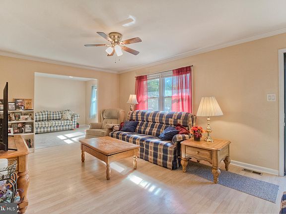 2nd image of 204 Austin Dr
