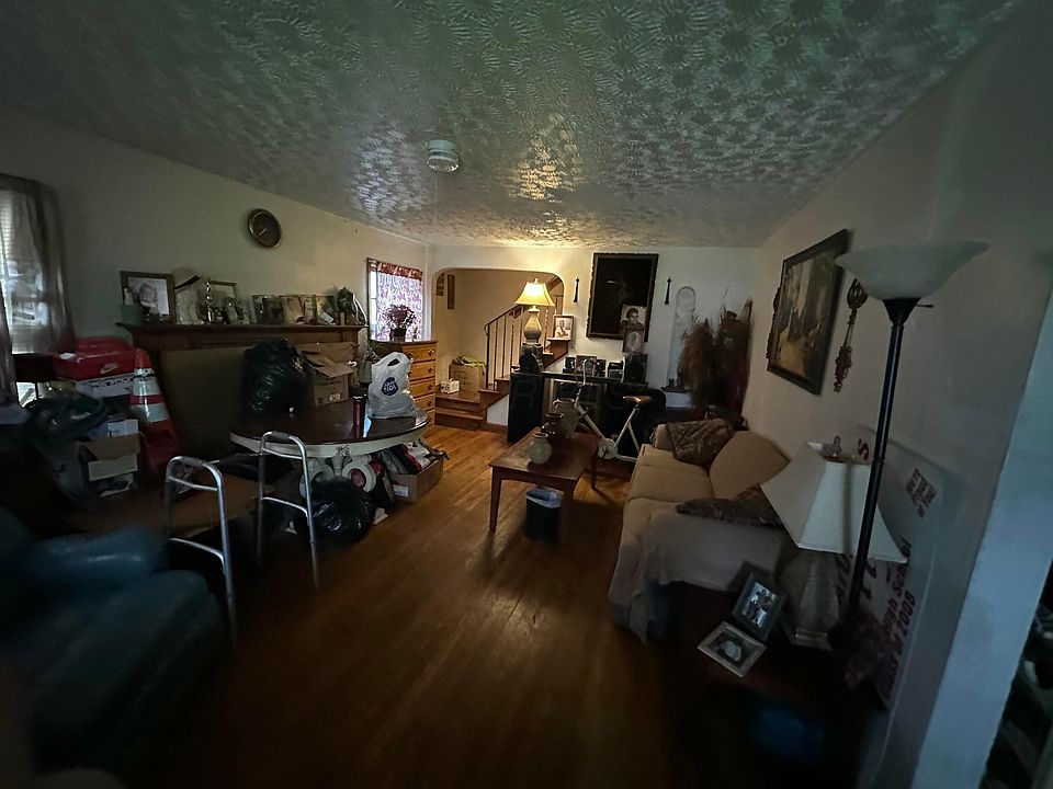 2nd image of 1339 Duxberry Ave