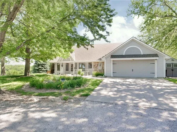 10121 SW State Route V, Saint Joseph, MO 64504