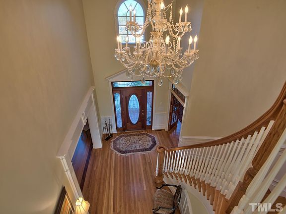 4th image of 214 Cypress Pt