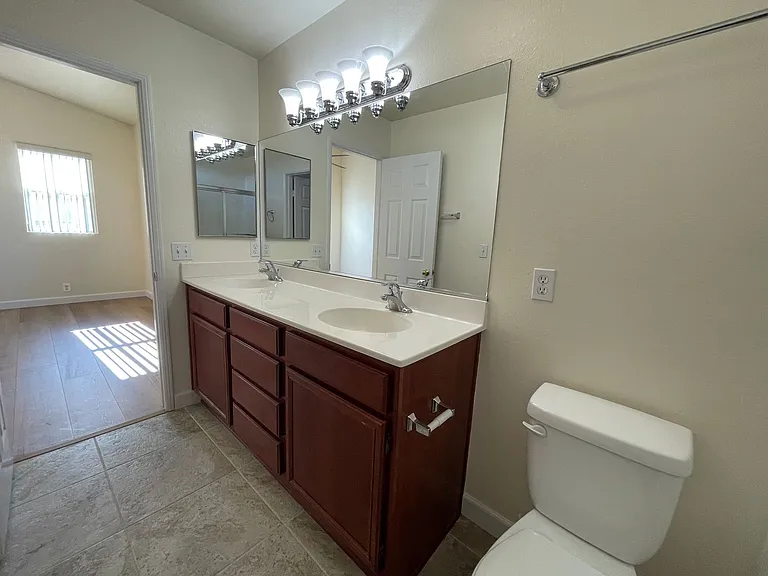 21256 Vidal Ct — Photo 36