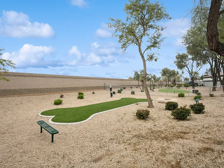 2150 Apartments — Photo 4
