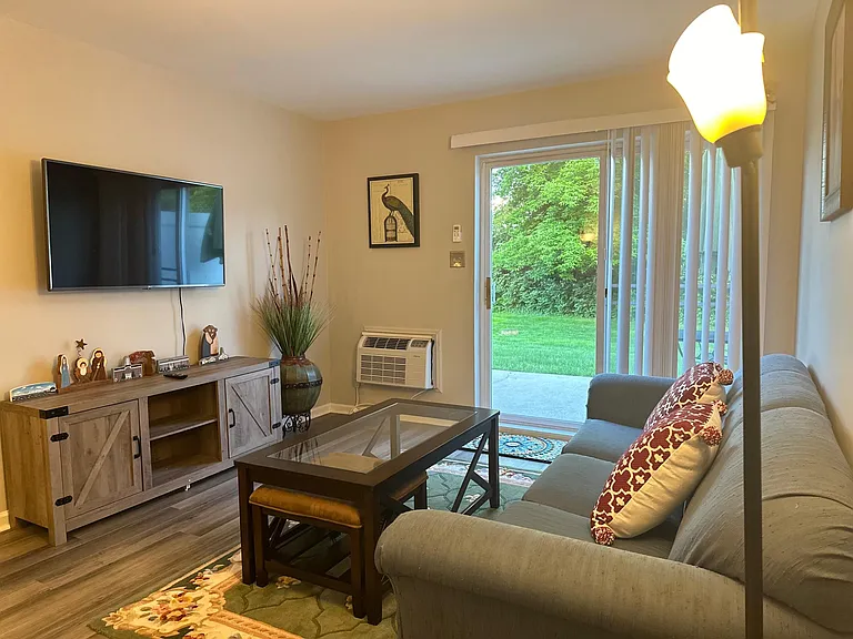 1338 W Wyomissing Ct #F — Photo 16