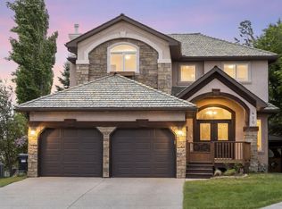 410 Royal Crest Bay NW, Calgary, AB T3G4M8