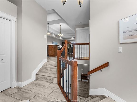 3rd image of 74 Carolina Woods Cres