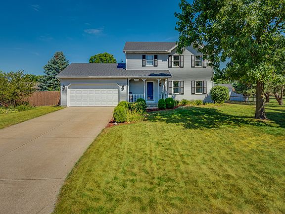 3rd image of 54441 Christle Ct