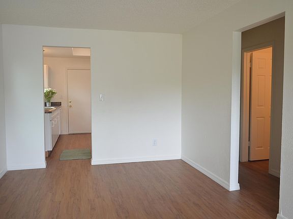 3rd image of 15001 Verona Ave APT A