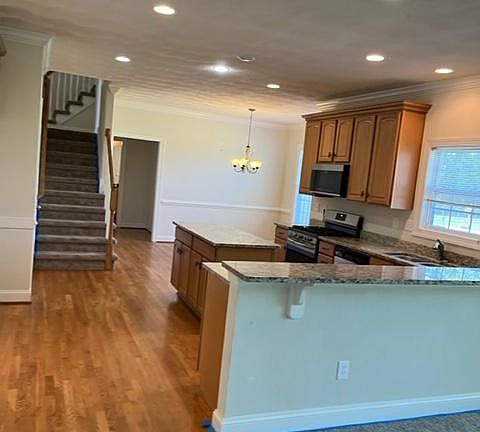 4th image of 1609 Venetian Way