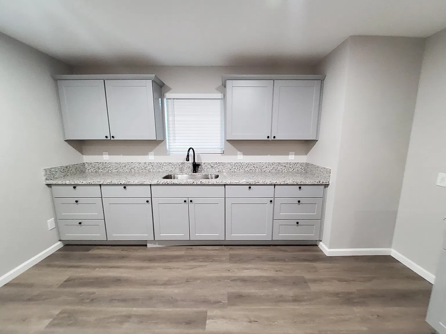 2 bed, 850 sqft, $1,900 — Photo 4