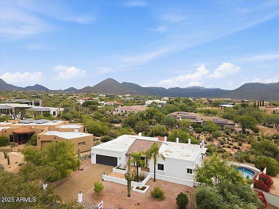 3rd image of 9437 E CALLE DE VALLE Drive