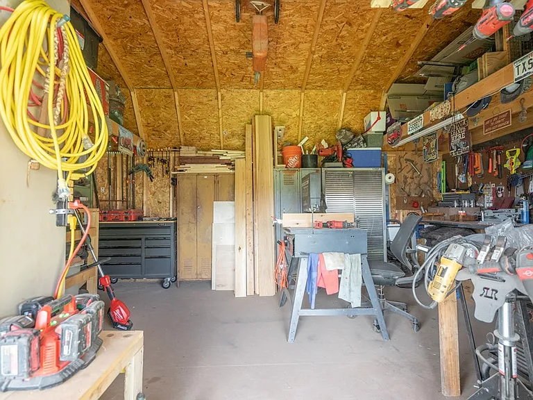 NW Bit Ct — Photo 9