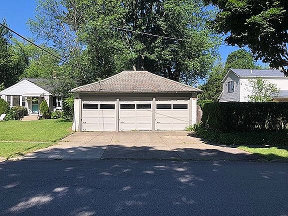 Garage.