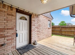 542 Birdsong Dr, League City, TX 77573