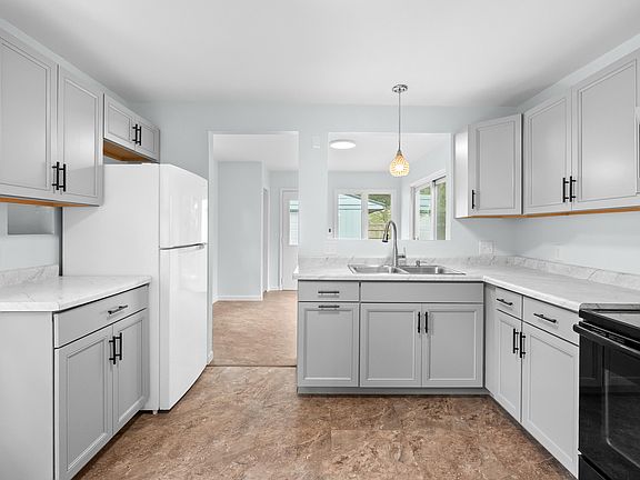 2nd image of 1232 Nassau St