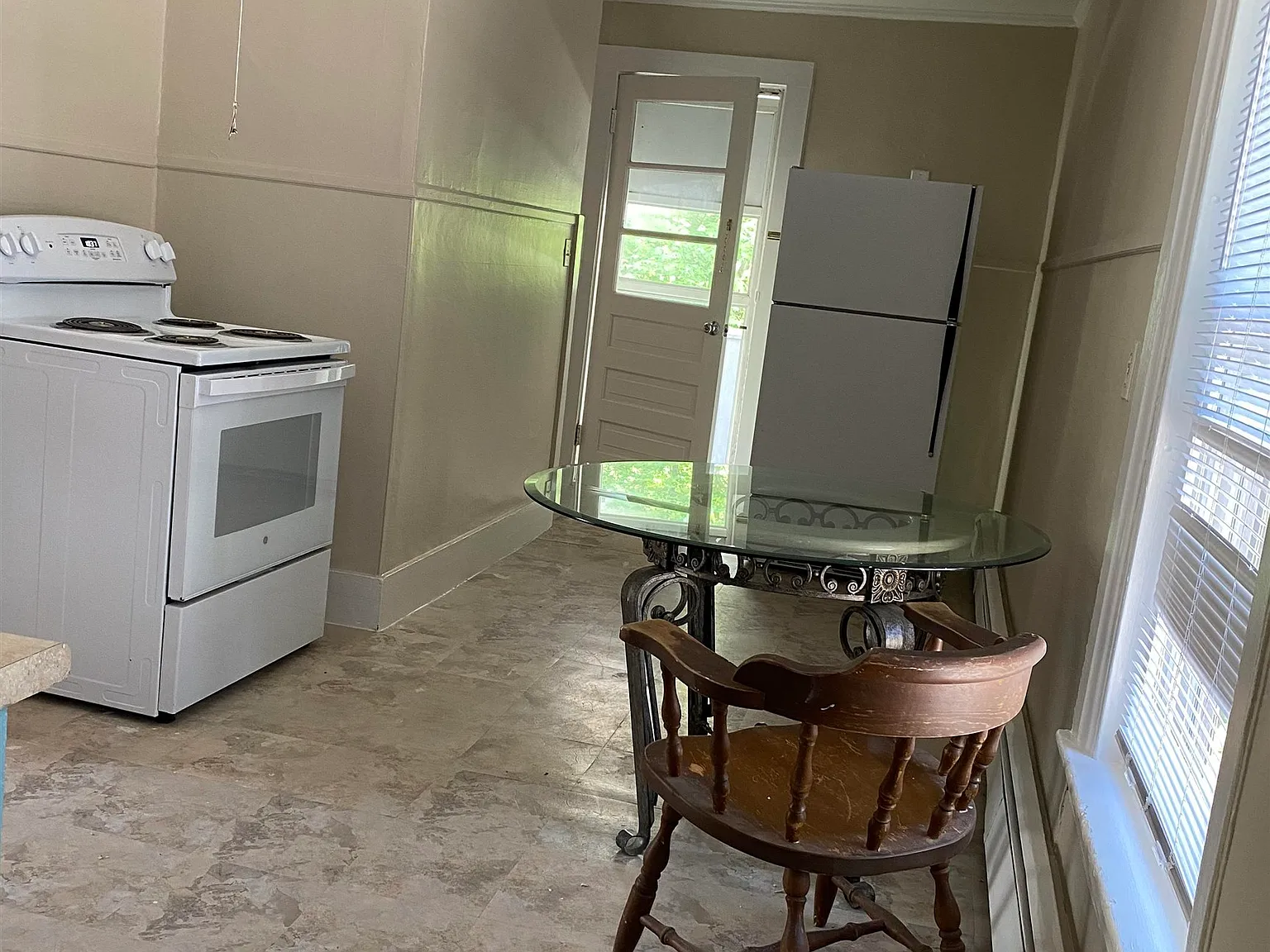 2 bed, 2.0 bath, 800 sqft, $1,850 — Photo 3