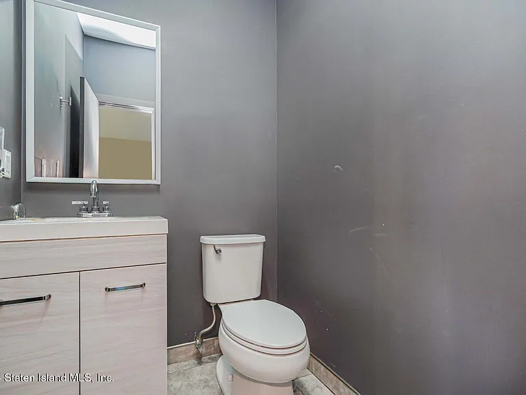 2981 Hylan Blvd — Photo 7