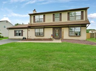 22 Abilene Ln, Manalapan, NJ 07726