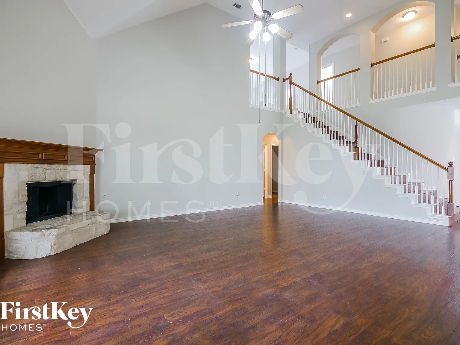 5 bed, 4.0 bath, 4004 sqft, $3,470 — Photo 2