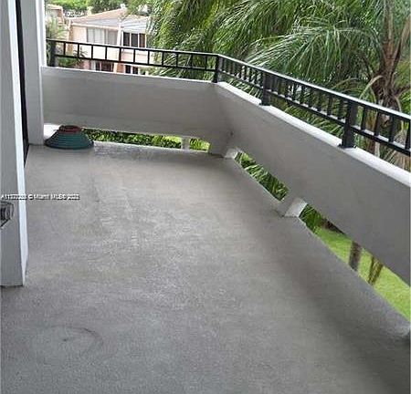 5th image of 13951 Kendale Lakes Cir #304A