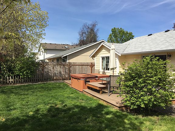 3rd image of 5925 SE 58th Ave