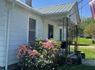 2547 2nd Ave SW, Hickory, NC 28602