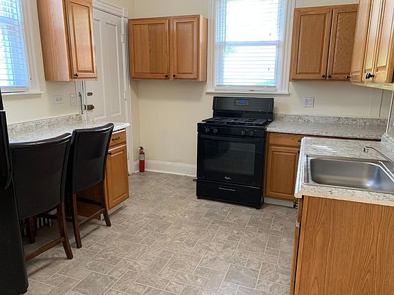 2nd image of 165 Woodland Ave #1L