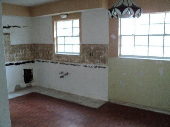 5th image of 1727 Palmetto Ave