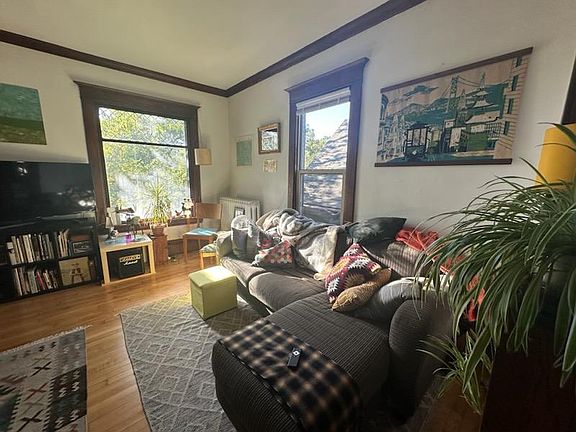3rd image of 7 Barton Ave SE #2