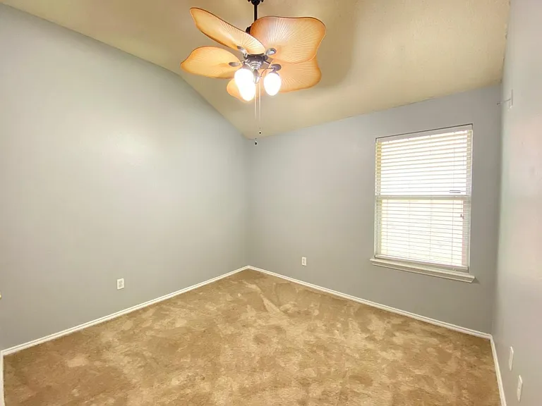 1328 Falcon Holw — Photo 20