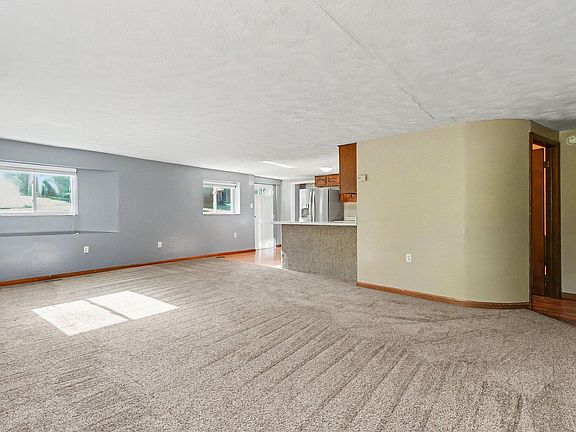 4th image of 10123 Canoe Dr