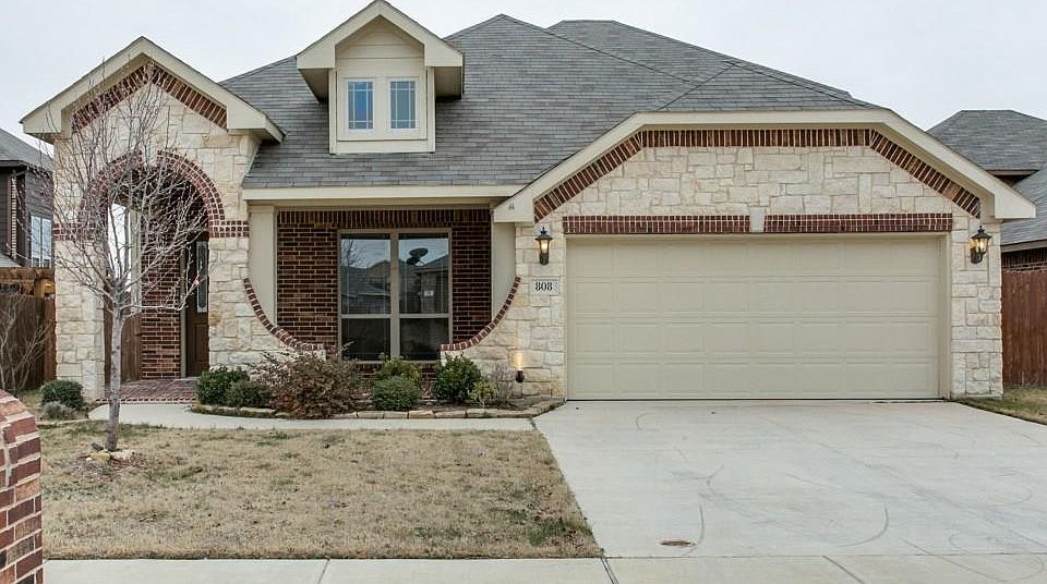 1st image of 808 Forest Heights Dr