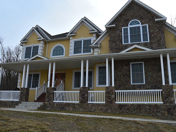 3rd image of 10 Lewis Ct