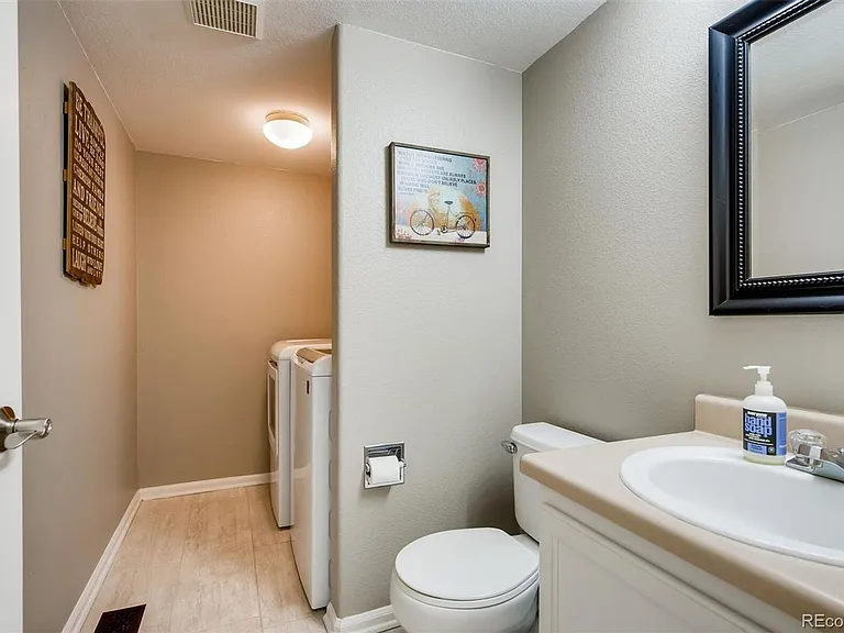 1118 Riddlewood Ln — Photo 29