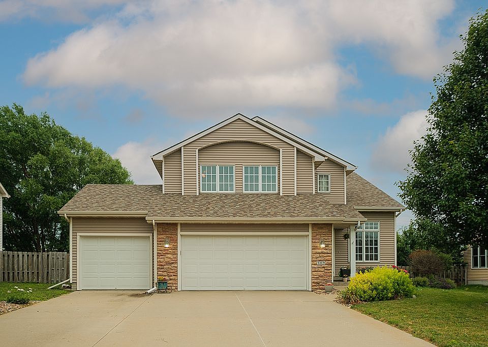 1st image of 309 NW Crestview Dr