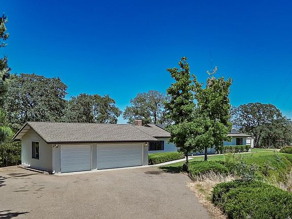 2nd image of 22370 Lariat Ln