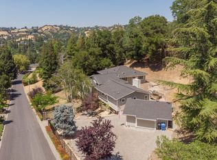 21 Hagen Oaks Ct, Alamo, CA 94507