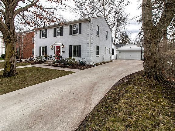 2nd image of 2936 Hall St SE