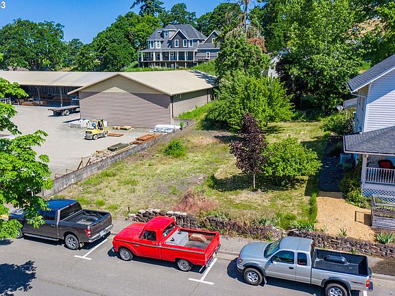 4th image of 211 Stanard Ave