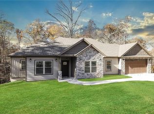 Roxburgh Dr, Bella vista, AR 72715