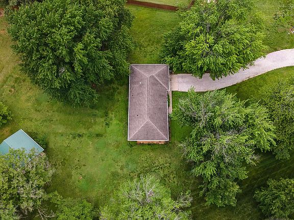 5th image of 710 Mels Dr