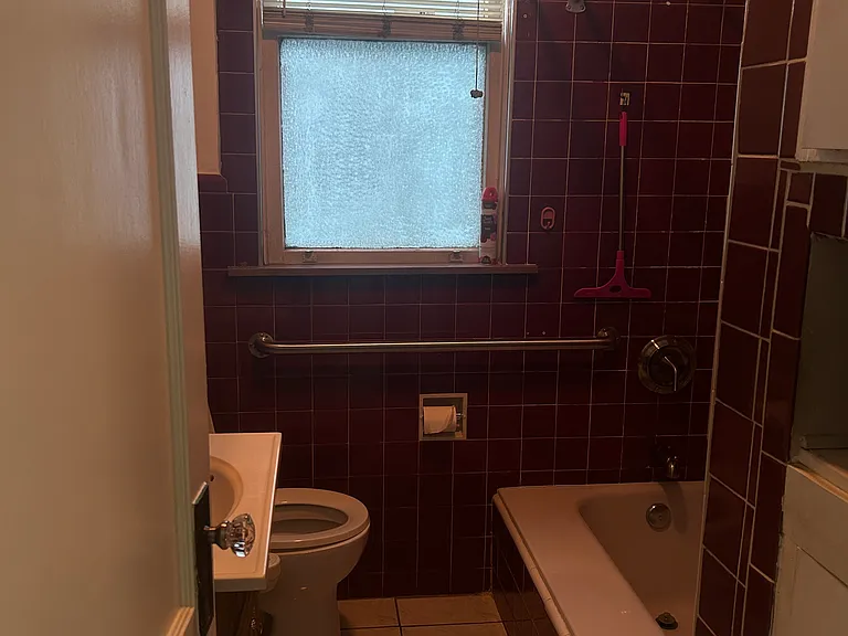 253 Manhattan Ave #1 — Photo 8