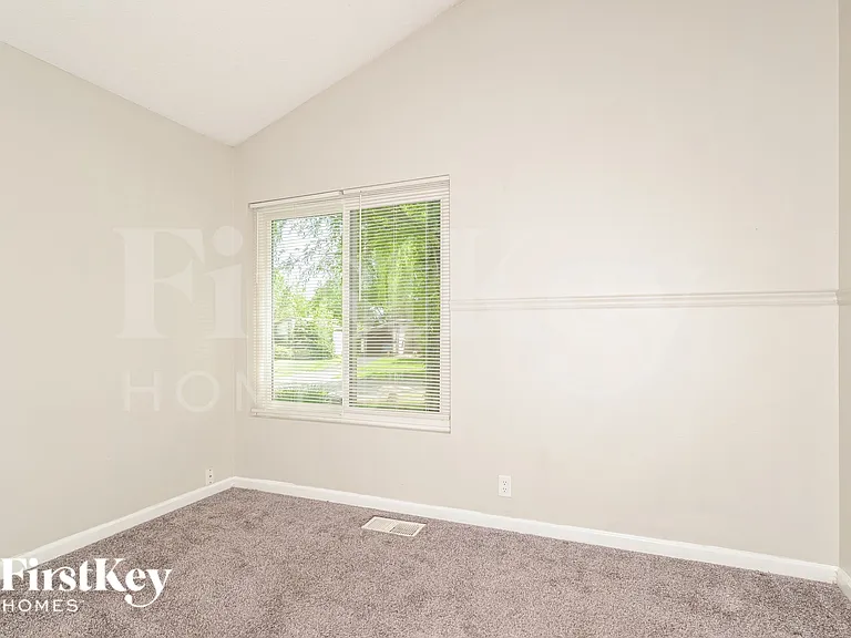 3313 Green Pasture Dr — Photo 14