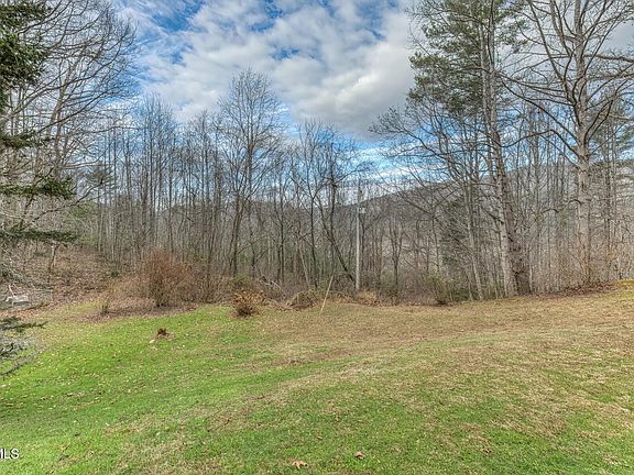 5th image of 902 R D Campbell Rd