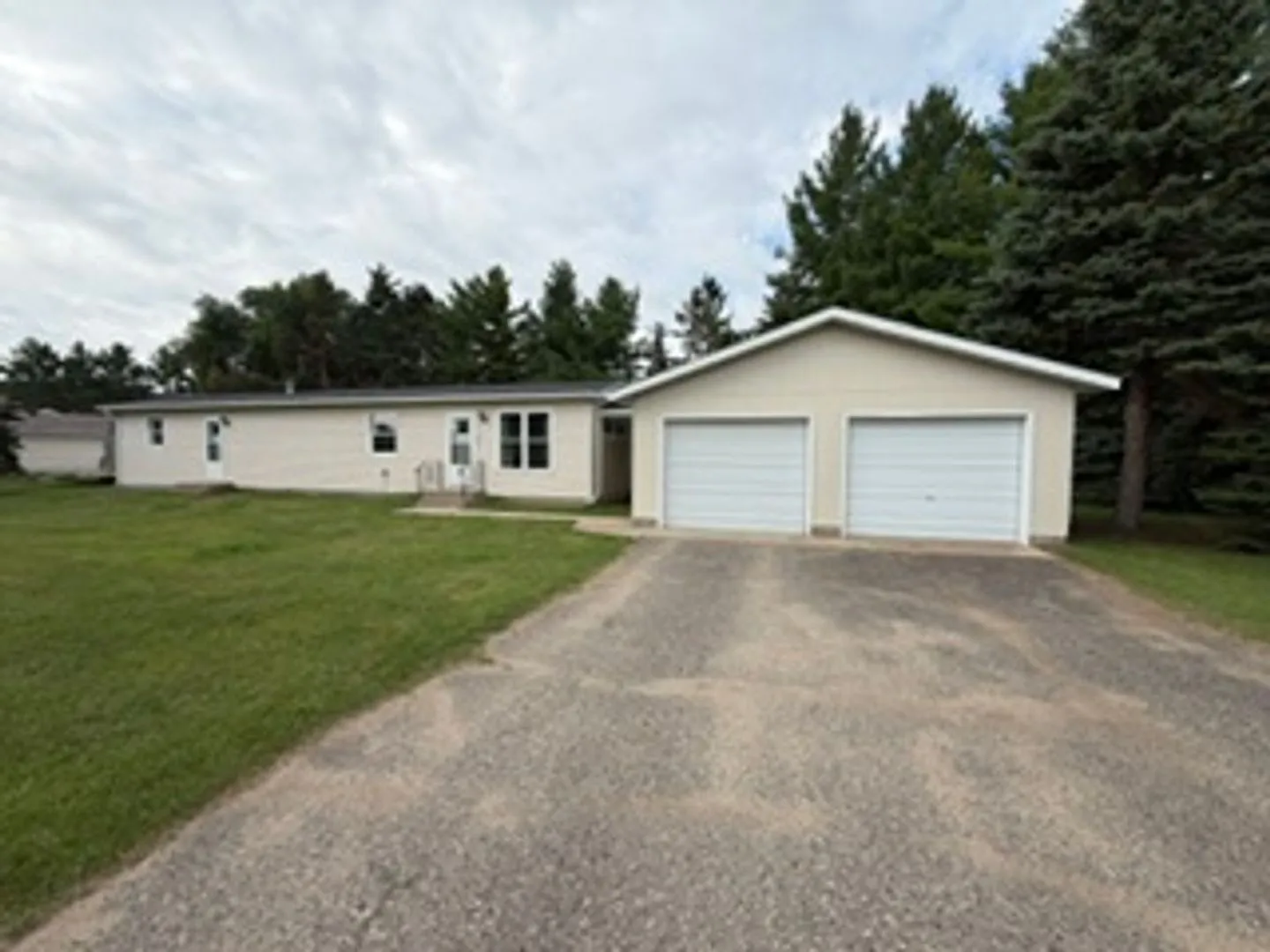 2 Bedrooms and 1 Bathroom — Photo 2