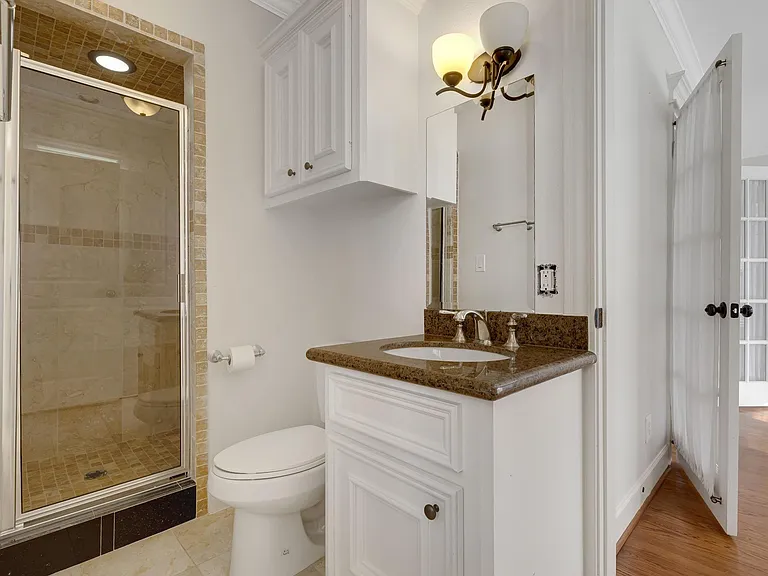 2306 Blodgett St #2 — Photo 10