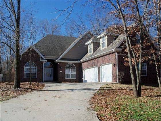 3rd image of 7 Brecknock Dr